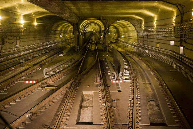 横图,彩色,室内,地铁,车站,北京,中国,隧道,图片,灯光,轨道,站台,轨道交通,交通,铁轨,摄影,东亚,地铁机动车,地下铁,轻轨,bj174