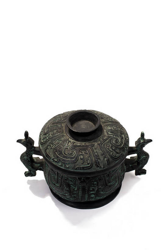 竖图,彩色,静物,金属制品,中国,金属,雕刻,图片,文化遗产,艺术品,历史,文物,装饰品,古代,一个,摄影,单个,古董,中国文化,东亚,青铜,青铜器,古远,古代文明,美术工艺,影棚拍摄,传统文化,青铜制品,簋,礼器,bj174