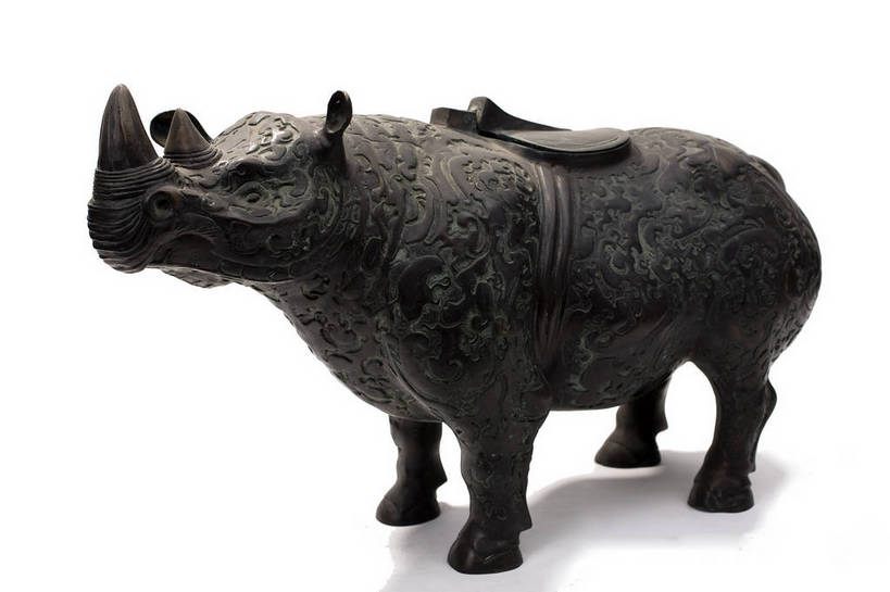 横图,彩色,静物,杯子,金属制品,中国,金属,雕刻,图片,文化遗产,艺术品,历史,文物,装饰品,古代,一个,酒杯,摄影,单个,古董,中国文化,樽,东亚,青铜,青铜器,古远,古代文明,美术工艺,影棚拍摄,传统文化,青铜制品,错金银云纹青铜犀尊,酒樽,错金银云纹铜犀尊,错金银云纹犀尊,青铜奇葩错金银云纹铜犀尊,青铜犀尊,bj174