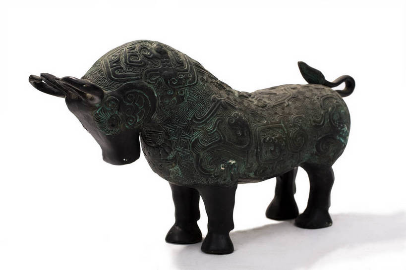 横图,彩色,静物,杯子,金属制品,中国,金属,雕刻,图片,文化遗产,艺术品,历史,文物,装饰品,古代,一个,酒杯,摄影,单个,古董,中国文化,樽,东亚,青铜,青铜器,古远,古代文明,美术工艺,影棚拍摄,传统文化,青铜制品,牛尊,牺尊,酒樽,bj174