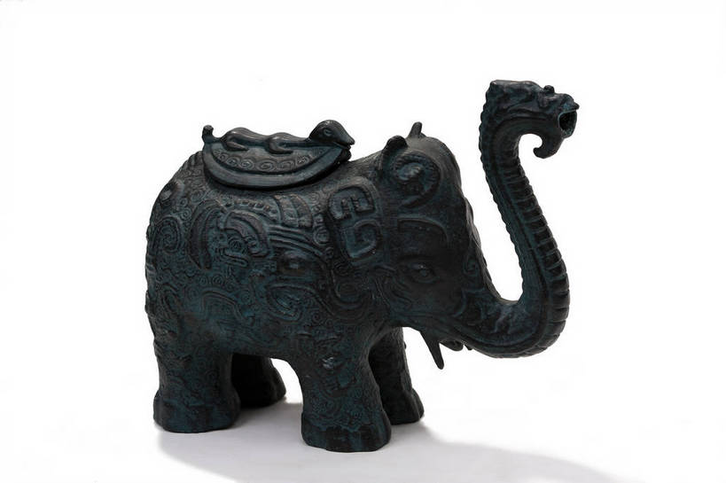 横图,彩色,静物,杯子,金属制品,中国,金属,雕刻,图片,文化遗产,艺术品,历史,文物,装饰品,古代,一个,酒杯,摄影,单个,古董,中国文化,樽,东亚,青铜,青铜器,古远,古代文明,美术工艺,影棚拍摄,传统文化,青铜制品,铜象尊,象尊,酒樽,bj174