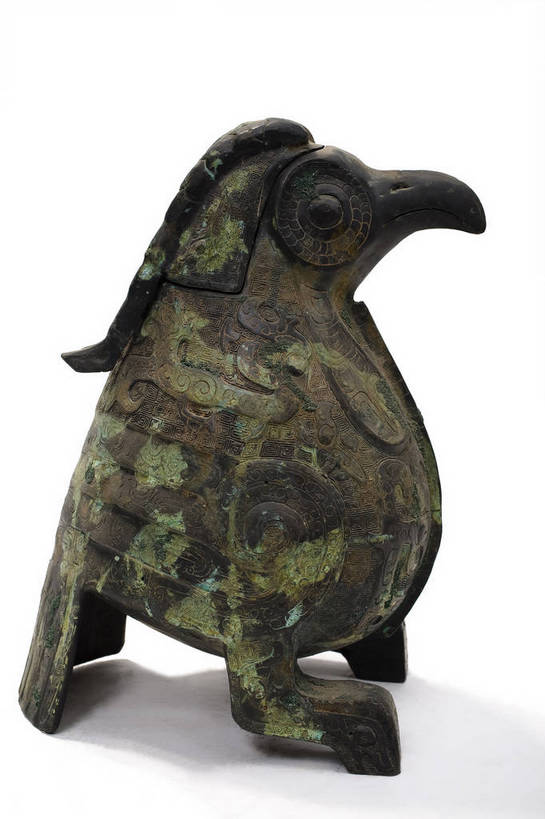 竖图,彩色,静物,杯子,金属制品,中国,金属,雕刻,图片,文化遗产,艺术品,历史,文物,装饰品,古代,一个,酒杯,摄影,单个,古董,中国文化,樽,东亚,青铜,青铜器,古远,古代文明,美术工艺,影棚拍摄,传统文化,青铜制品,子乍弄鸟尊,酒樽,bj174