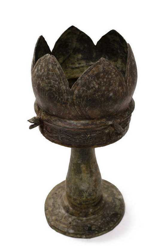 竖图,彩色,静物,中国,雕刻,图片,文化遗产,艺术品,历史,文物,装饰品,古代,一个,摄影,单个,古董,中国文化,东亚,青铜器,古远,古代文明,美术工艺,影棚拍摄,莲花灯,传统文化,bj174