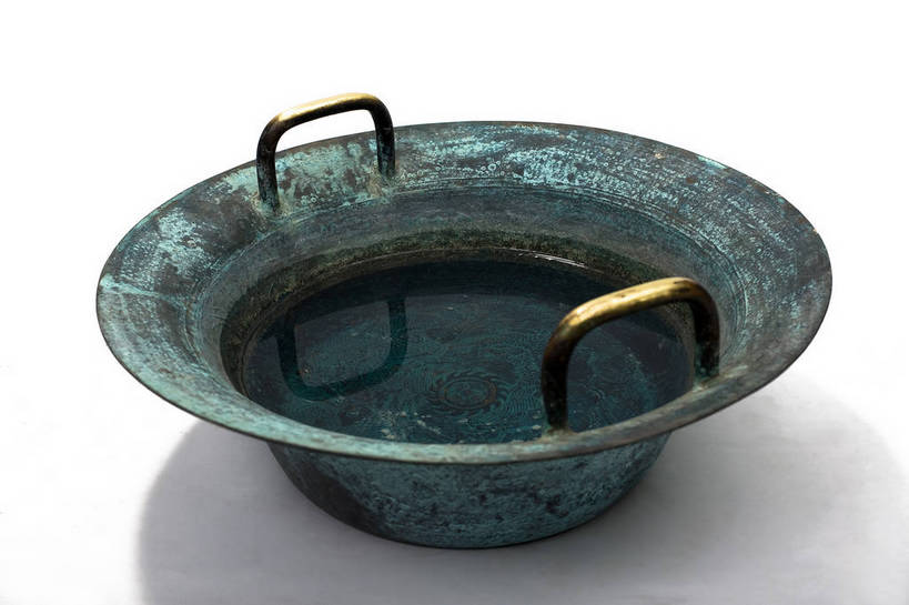 横图,彩色,静物,金属制品,中国,金属,盆,图片,文化遗产,艺术品,历史,文物,装饰品,古代,一个,容器,脸盆,碗,摄影,单个,古董,储藏,储存,中国文化,东亚,青铜器,古远,古代文明,美术工艺,影棚拍摄,贮存,传统文化,龙洗,鱼洗,bj174