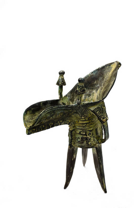 竖图,彩色,静物,杯子,中国,雕刻,图片,文化遗产,艺术品,历史,文物,装饰品,古代,一个,酒杯,摄影,单个,古董,中国文化,东亚,青铜器,古远,古代文明,美术工艺,影棚拍摄,传统文化,爵,爵杯,bj174