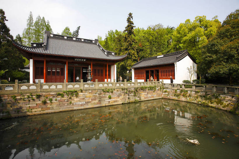 寺庙,横图,彩色,室外,白天,旅游,名胜古迹,标志建筑,地标,建筑,中国,亚洲,金鱼,图片,池塘,水塘,建筑群,古典,建设,浙江,树木,浙江省,旅游胜地,摄影,鱼池,杭州,东亚,杭州市,岳飞,中华人民共和国,华东地区,省会,浙,西湖区,旅行,庙,岳飞庙,杭州岳庙,岳王庙,bj174