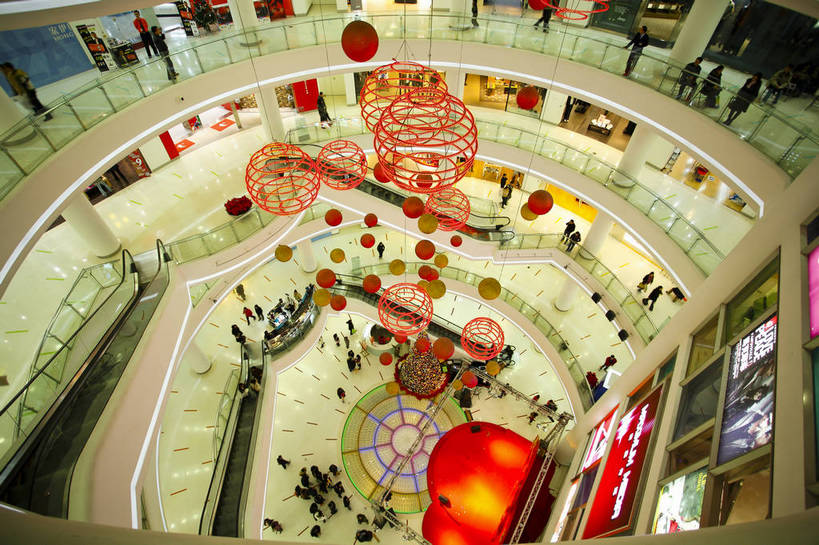 横图,彩色,室内,特写,白天,旅游,度假,名胜古迹,标志建筑,地标,建筑,剧院,上海,中国,节日,遗迹,图片,扶梯,圣诞树,圣诞,古迹,文物,娱乐,建设,古建筑,彩球,地标建筑,享受,休闲,旅游胜地,放松,摄影,上海大剧院,公共设施,古文明,东亚,旅行,bj174