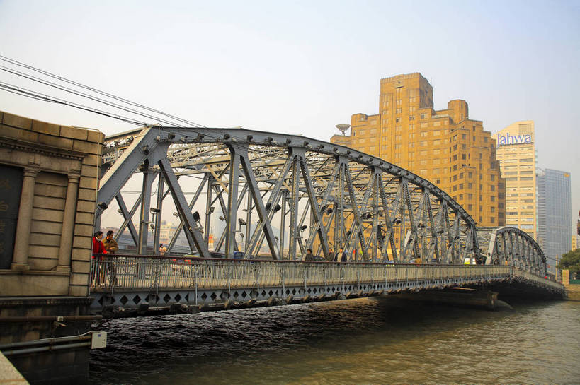 横图,彩色,室外,白天,旅游,度假,名胜古迹,标志建筑,地标,建筑,上海,中国,遗迹,图片,桥,古迹,文物,娱乐,建设,古建筑,铁桥,地标建筑,外滩,享受,休闲,旅游胜地,放松,摄影,外白渡桥,古文明,东亚,旅行,bj174