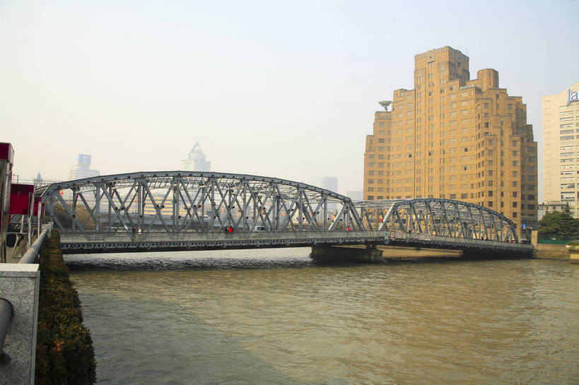 横图,彩色,室外,白天,旅游,度假,名胜古迹,标志建筑,地标,建筑,上海,中国,遗迹,图片,桥,古迹,文物,娱乐,建设,古建筑,铁桥,地标建筑,外滩,享受,休闲,旅游胜地,放松,摄影,外白渡桥,古文明,东亚,旅行,bj174