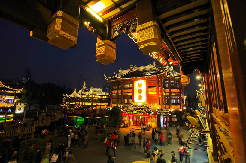 餐厅,横图,彩色,室外,旅游,度假,名胜古迹,标志建筑,地标,建筑,夜景,上海,中国,亚洲,遗迹,图片,建筑群,灯光,古典,古迹,文物,娱乐,建设,古建筑,商业街,地标建筑,城隍庙,豫园,享受,休闲,旅游胜地,放松,摄影,申,黄浦区,古文明,东亚,上海市,中华人民共和国,沪,华东地区,灯火辉煌,旅行,餐馆,饭店,饭馆,绿波廊,bj174