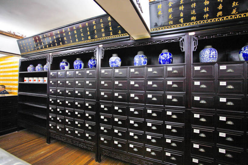 商店,横图,彩色,室内,白天,上海,中国,图片,商铺,中药,药店,摄影,药房,药铺,中国文化,药柜,古典风格,中药房,中医,东亚,市肆,商号,店铺,传统文化,bj174