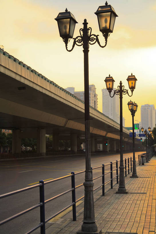 竖图,彩色,室外,白天,旅游,度假,美景,名胜古迹,城市风光,标志建筑,城市,道路,地标,建筑,街道,立交桥,路,路灯,公路,上海,中国,遗迹,图片,景观,高架,交通,都市,古迹,文物,娱乐,建设,古建筑,现代建筑,享受,休闲,旅游胜地,景色,放松,摄影,古文明,立体交通,东亚,马路,快速路,bj174