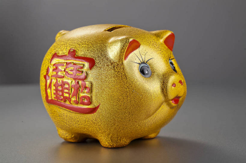 横图,彩色,背景,静物,玩具,中国,图片,纹理,艺术品,小猪,装饰品,一个,金色,储蓄罐,储蓄,摄影,单个,中国文化,东亚,美术工艺,影棚拍摄,传统文化,bj174