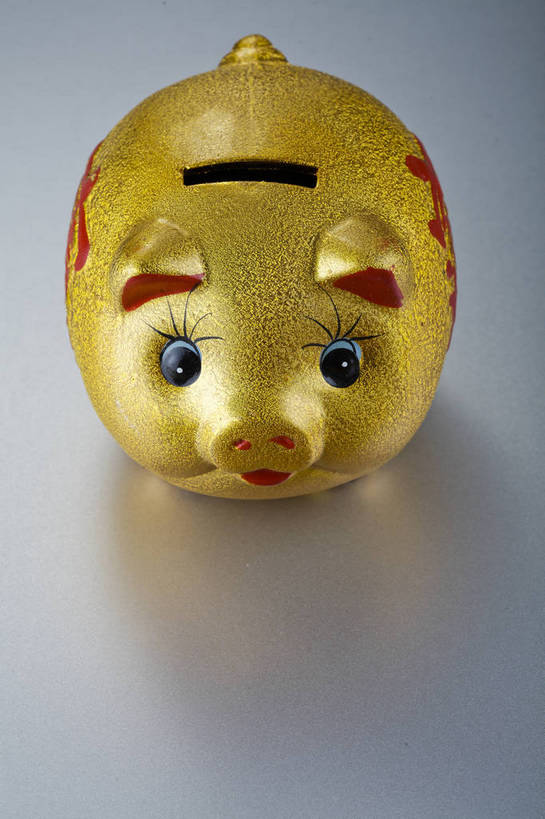 竖图,彩色,背景,静物,玩具,中国,图片,纹理,艺术品,小猪,装饰品,一个,金色,储蓄罐,储蓄,摄影,单个,中国文化,东亚,美术工艺,影棚拍摄,传统文化,bj174