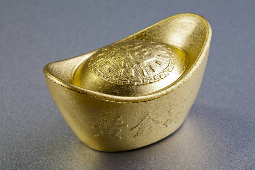 横图,彩色,背景,钱,静物,中国,图片,艺术品,装饰品,一个,金色,财富,摄影,金元宝,单个,中国文化,东亚,美术工艺,影棚拍摄,元宝,传统文化,bj174