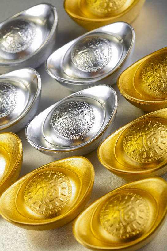 竖图,彩色,背景,爱情,奢侈,钱,静物,银,珠宝,中国,许多,金属,图片,纹理,文化遗产,艺术品,很多,装饰品,多个,财富,摄影,金元宝,昂贵,贵重,中国文化,坚定,信念,东亚,贵金属,约定,白银,宝贵,美术工艺,影棚拍摄,元宝,传统文化,bj174