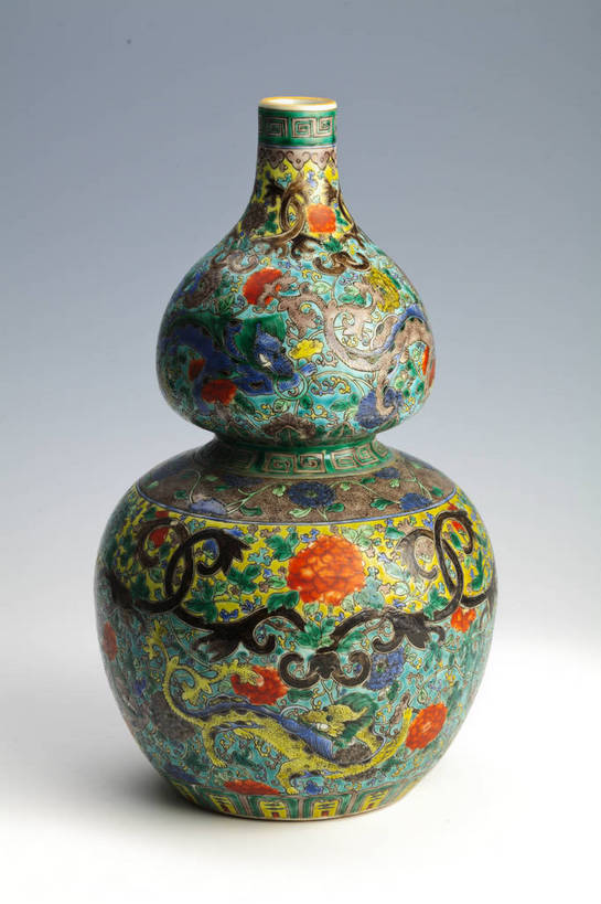 竖图,彩色,绘画,静物,花瓶,中国,彩绘,瓷器,图片,陶瓷,文化遗产,陶瓷制品,艺术品,历史,文物,装饰品,古代,一个,瓶子,工艺品,摄影,单个,古董,陶艺,中国文化,东亚,古远,彩釉,古代文明,美术工艺,画画,影棚拍摄,传统文化,葫芦瓶,bj174