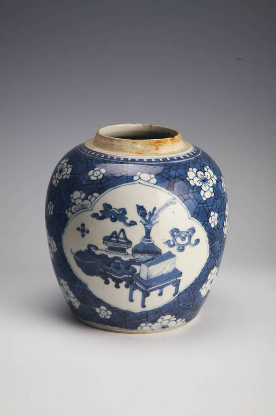 竖图,彩色,静物,中国,彩绘,瓷器,罐子,图片,陶瓷,文化遗产,陶瓷制品,艺术品,历史,文物,装饰品,古代,一个,瓶子,工艺品,摄影,单个,古董,青花瓷,中国文化,东亚,古远,彩釉,古代文明,美术工艺,影棚拍摄,传统文化,bj174