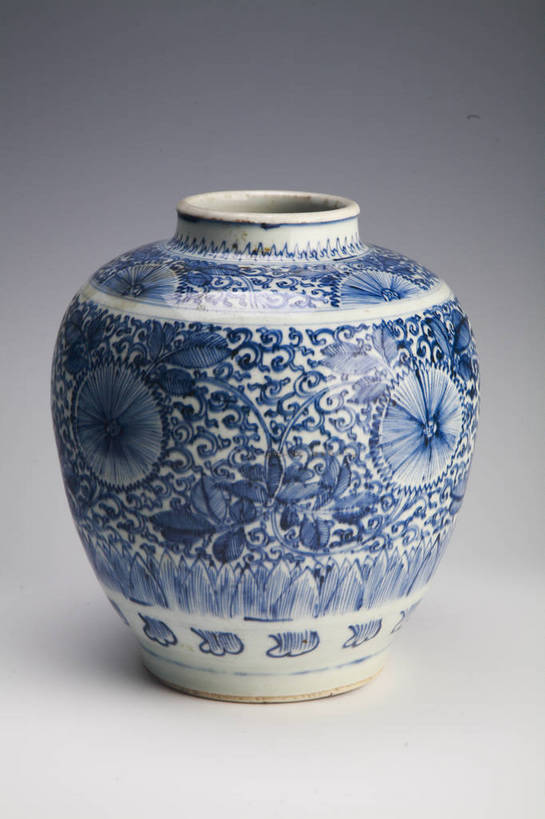 竖图,彩色,静物,中国,彩绘,瓷器,罐子,图片,陶瓷,文化遗产,陶瓷制品,艺术品,历史,文物,装饰品,古代,一个,瓶子,工艺品,摄影,单个,古董,青花瓷,中国文化,东亚,古远,彩釉,古代文明,美术工艺,影棚拍摄,传统文化,bj174