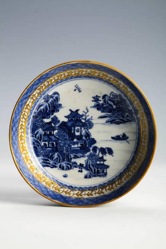 竖图,彩色,静物,中国,艺术,彩绘,瓷器,图片,手工艺品,陶瓷,文化遗产,瓷碗,艺术品,历史,文化,文物,传统,装饰品,古代,一个,工艺品,摄影,单个,古董,青花瓷,高雅,中国文化,东亚,自信心,品位,古远,古代文明,磁器,白地青花瓷,青花,美术工艺,影棚拍摄,传统文化,bj174