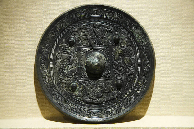 横图,彩色,镜子,静物,金属制品,中国,金属,图片,文化遗产,艺术品,历史,文物,装饰品,古代,一个,工艺品,摄影,单个,古董,镜像,镜面,中国文化,铜制品,东亚,青铜,青铜器,古远,古代文明,美术工艺,影棚拍摄,传统文化,青铜制品,青铜镜,铜镜,bj174