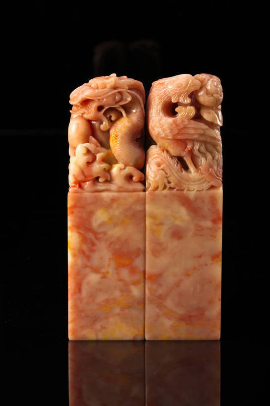 竖图,彩色,静物,中国,雕刻,图片,文化遗产,艺术品,历史,文物,石雕,装饰品,古代,两个,工艺品,摄影,古董,中国文化,东亚,古远,古代文明,美术工艺,寿山石,寿山石雕,影棚拍摄,玉玺,传统文化,bj174
