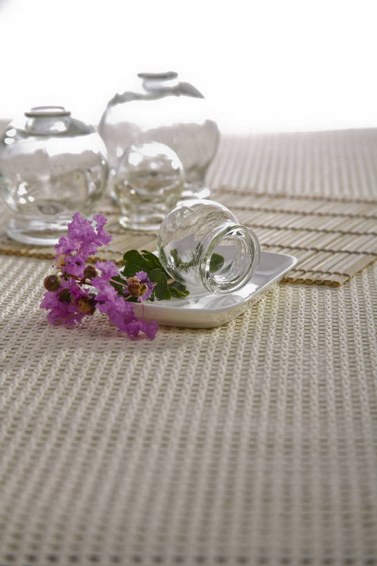 竖图,彩色,静物,玻璃,中国,许多,底纹,民俗,图片,草药,艺术品,很多,装饰品,玻璃瓶,多个,养生,摄影,中国文化,中医,东亚,美术工艺,影棚拍摄,传统文化,bj174