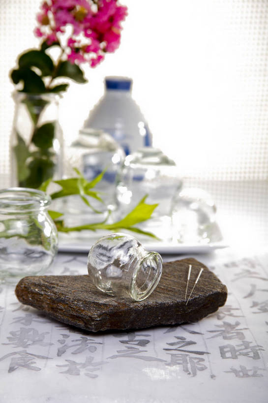 竖图,彩色,静物,玻璃,中国,许多,底纹,民俗,图片,草药,艺术品,很多,装饰品,玻璃瓶,多个,养生,摄影,中国文化,中医,东亚,美术工艺,影棚拍摄,传统文化,bj174