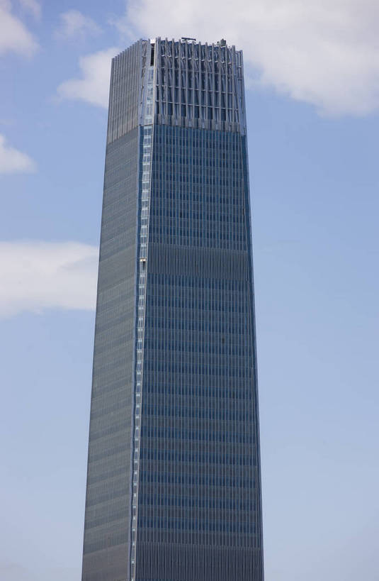 竖图,彩色,室外,特写,白天,旅游,度假,名胜古迹,标志建筑,地标,建筑,北京,中国,亚洲,局部,遗迹,图片,首都,古迹,文物,娱乐,建设,古建筑,现代建筑,地标建筑,享受,休闲,旅游胜地,摩天大厦,放松,竖,摄影,古文明,东亚,中华人民共和国,北京市,京,北平,华北地区,北京CBD,北京商务中心区,中国北京大北窑,国贸,中国国际贸易中心,中国国贸,国贸三期,中国国际贸易中心第三期,bj174