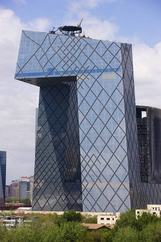 竖图,彩色,室外,特写,白天,旅游,度假,名胜古迹,城市风光,标志建筑,地标,建筑,北京,中国,亚洲,遗迹,图片,景观,首都,都市,古迹,文物,娱乐,建设,古建筑,现代建筑,树木,地标建筑,享受,休闲,旅游胜地,摩天大厦,放松,竖,摄影,古文明,东亚,中华人民共和国,北京市,京,北平,华北地区,旅行,北京CBD,北京商务中心区,中国北京大北窑,中央电视台,bj174