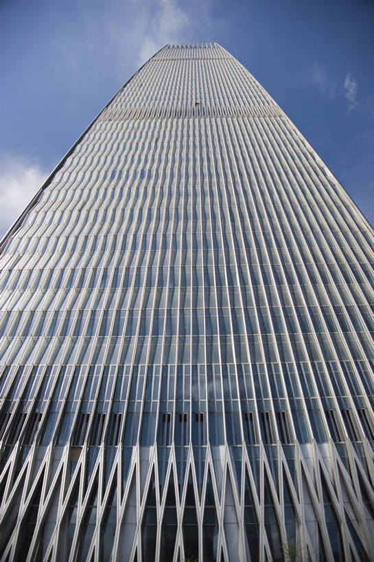 竖图,彩色,室外,特写,白天,仰视,旅游,度假,名胜古迹,标志建筑,地标,建筑,北京,中国,亚洲,遗迹,图片,景观,首都,古迹,文物,娱乐,建设,古建筑,现代建筑,地标建筑,享受,休闲,旅游胜地,摩天大厦,商务楼,放松,竖,摄影,古文明,东亚,中华人民共和国,北京市,京,北平,华北地区,旅行,北京CBD,北京商务中心区,中国北京大北窑,国贸,中国国际贸易中心,中国国贸,国贸三期,中国国际贸易中心第三期,bj174