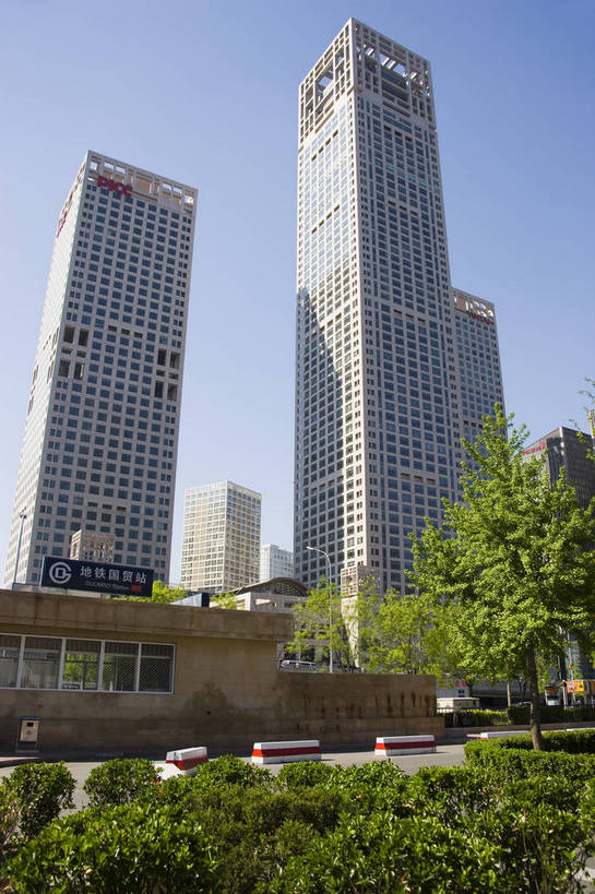 竖图,彩色,室外,特写,白天,旅游,度假,名胜古迹,标志建筑,地标,建筑,北京,中国,亚洲,遗迹,图片,景观,地铁站,古迹,文物,娱乐,建设,古建筑,现代建筑,树木,地标建筑,享受,休闲,旅游胜地,摩天大厦,商务楼,放松,竖,摄影,古文明,东亚,中华人民共和国,旅行,建外SOHO,bj174