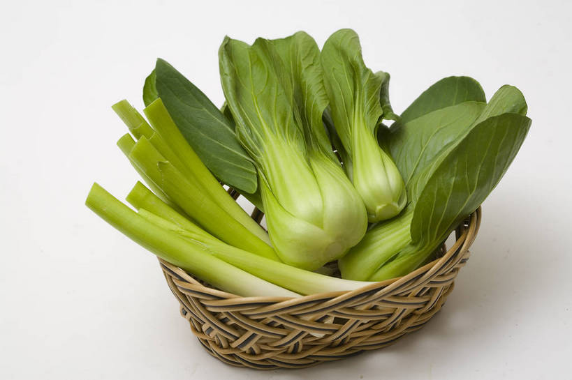 横图,彩色,特写,白天,蔬菜,静物,中国,亚洲,篮子,图片,葱,青菜,食品,菜篮,食物,多个,摄影,东亚,绿叶菜,影棚拍摄,bj174