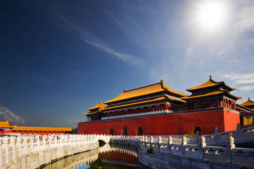 故宫,宫殿,栏杆,横图,彩色,室外,白天,旅游,度假,名胜古迹,标志建筑,地标,建筑,北京,中国,亚洲,遗迹,艺术,图片,墙,屋顶,文化遗产,云,建筑群,古典,合成,顶,古迹,历史,文物,娱乐,建设,城墙,古建筑,石桥,午门,建筑物,古代,蓝色,蓝天,天空,紫禁城,天,享受,休闲,旅游胜地,放松,摄影,城楼,古代建筑,严肃,权威,中国文化,特效,金水桥,古文明,东亚,中华人民共和国,权力,门楼,威严,权势,古远,势力,尊严,河,眩光,旅行,皇宫,传统文化,bj174