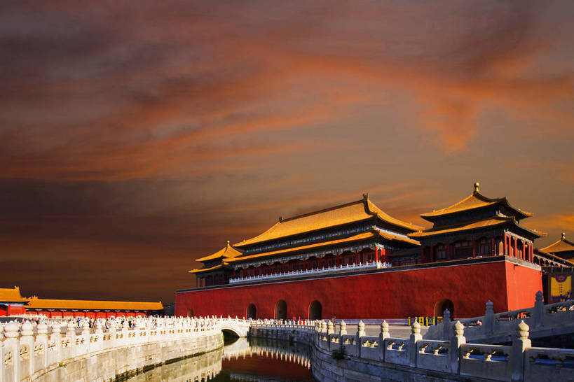 故宫,宫殿,栏杆,横图,彩色,室外,白天,旅游,度假,名胜古迹,标志建筑,地标,建筑,北京,中国,亚洲,遗迹,艺术,图片,墙,屋顶,文化遗产,建筑群,云层,古典,合成,顶,古迹,历史,文物,娱乐,建设,城墙,古建筑,石桥,午门,建筑物,古代,天空,紫禁城,天,享受,休闲,旅游胜地,彩云,放松,摄影,城楼,古代建筑,严肃,权威,中国文化,特效,金水桥,古文明,东亚,中华人民共和国,权力,门楼,威严,权势,古远,势力,尊严,河,旅行,皇宫,传统文化,bj174