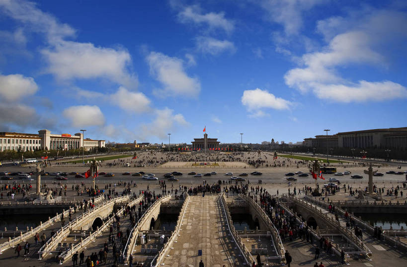 博物馆,人民大会堂,广场,横图,彩色,室外,白天,旅游,度假,美景,名胜古迹,城市风光,标志建筑,城市,地标,建筑,指示牌,北京,天安门广场,中国,亚洲,游人,遗迹,标志,图片,景观,纪念碑,合成,古迹,文物,娱乐,标识,建设,古建筑,建筑物,蓝色,白云,蓝天,享受,休闲,旅游胜地,景色,放松,摄影,纪念,纪念堂,文明,中国文化,特效,长安街,金水桥,古文明,东亚,人民英雄纪念碑,中华人民共和国,毛主席纪念堂,旅行,bj174