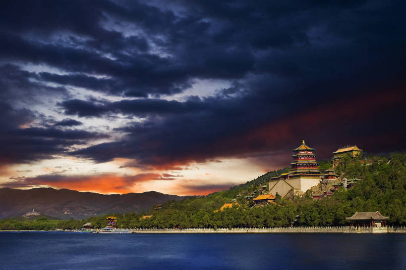 公园,颐和园,横图,彩色,旅游,度假,湖,名胜古迹,标志建筑,地标,建筑,北京,中国,亚洲,遗迹,图片,文化遗产,云层,合成,古迹,文物,娱乐,建设,古建筑,树木,天空,湖水,享受,休闲,旅游胜地,彩云,放松,摄影,园林,文明,中国文化,特效,古文明,东亚,万寿山,昆明湖,中华人民共和国,佛香阁,皇家园林,眩光,旅行,bj174