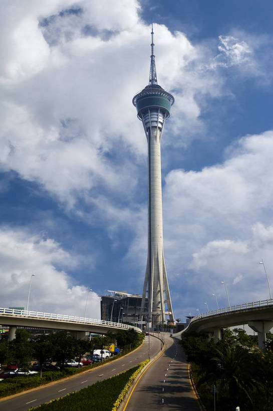 竖图,彩色,室外,特写,白天,旅游,度假,名胜古迹,标志建筑,大桥,道路,地标,建筑,立交桥,路,桥梁,公路,澳门,中国,亚洲,遗迹,图片,景观,高架,塔,桥,交通,合成,古迹,文物,娱乐,建设,古建筑,现代建筑,白云,蓝天,天空,地标建筑,享受,休闲,旅游胜地,放松,摄影,特效,电视塔,高架桥,古文明,东亚,高架道路,跨线桥,中华人民共和国,立体交叉桥,马路,旅行,枢纽立交,系统立交桥,bj174