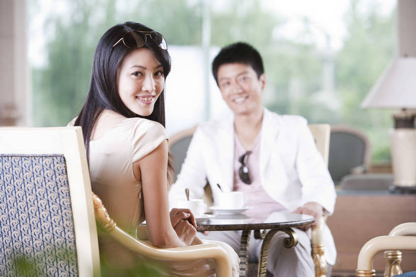 咖啡,东方人,两个人,咖啡厅,微笑,横图,彩色,室内,时尚,中国,亚洲,图片,喝咖啡,休息,休闲,放松,美女,摄影,生活方式,东亚,中华人民共和国,男人,男性,女人,女性,亚洲人,中国人,年轻人,情侣,坐着,半身,高兴,愉快,bj174