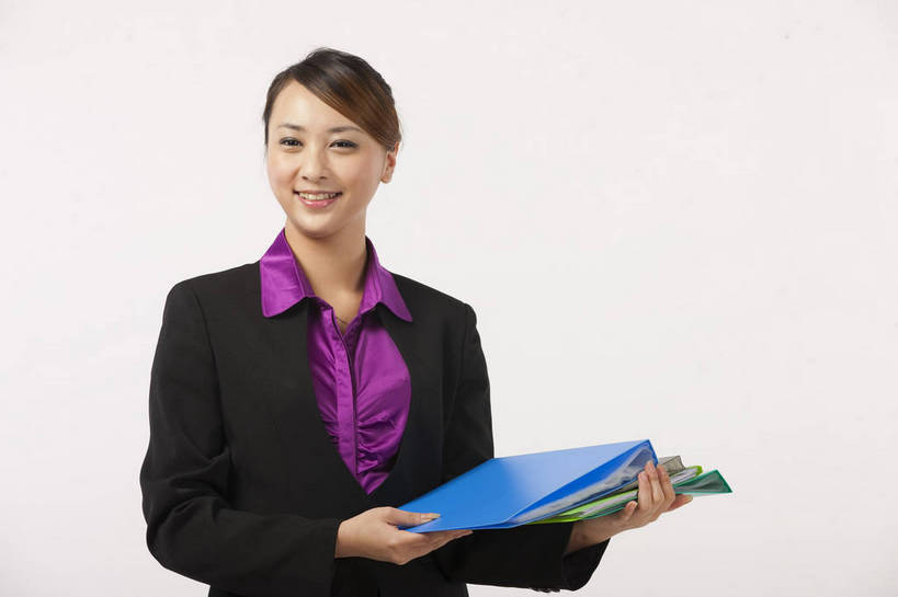 东方人,一个人,商务人士,商务女性,微笑,横图,彩色,室内,白天,西装,商务,成功,信心,职员,中国,亚洲,套装,正装,图片,文件,文件夹,站着,美女,摄影,商务装,工薪阶层,东亚,女孩,女人,女性,亚洲人,中国人,年轻人,白领,上班族,半身,影棚拍摄,高兴,办公,bj174