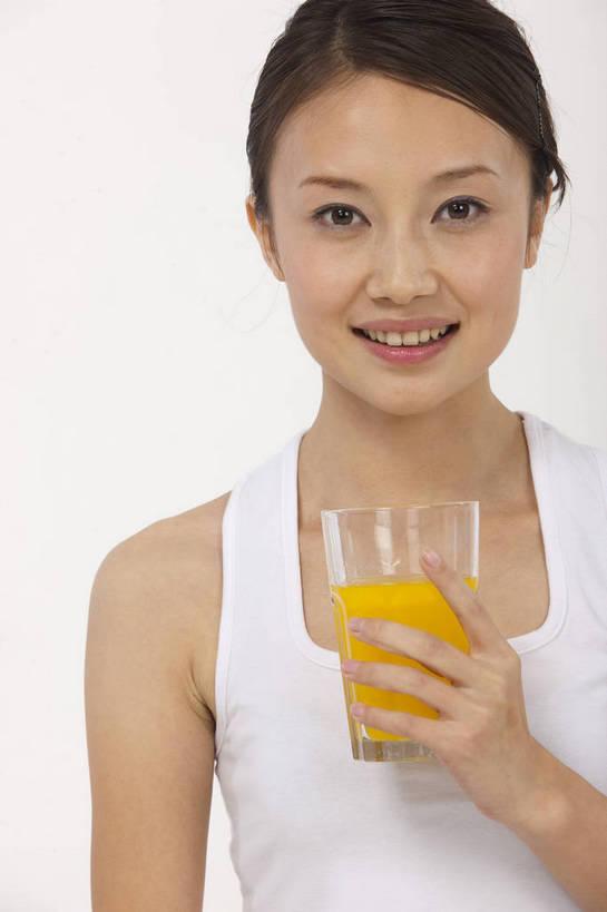 果汁,东方人,一个人,微笑,竖图,彩色,室内,白天,中国,亚洲,喝,图片,饮品,休闲装,饮料,享受,休闲,放松,美女,摄影,生活方式,轻松,可口,东亚,适口,女孩,女人,女性,亚洲人,中国人,年轻人,坐着,半身,影棚拍摄,高兴,愉快,bj174