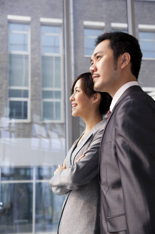 东方人,两个人,商务人士,商务男性,商务女性,办公室,微笑,竖图,彩色,室内,白天,侧面,衬衫,西装,商务,成功,合作,信心,职员,中国,亚洲,套装,正装,工作,图片,玻璃门,现代建筑,站着,美女,金融,摄影,经济,商务装,贸易,工薪阶层,东亚,向往,友情,男人,男性,女人,女性,亚洲人,中国人,年轻人,白领,上班族,半身,衬衣,高兴,办公,商业,bj174