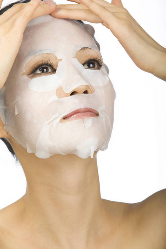 东方人,五官,眼睛,脸颊,手,头发,一个人,竖图,化妆,美容,北京,中国,仅一个年轻女性,仅一个女性,仅一个人,护肤,造型,黑色,休闲,健康,舒服,面膜,美女,头像,生活方式,皮肤,修饰,毛发,化妆用品,年轻女性,女人,女性,中国人,年轻人,愉快,bj174