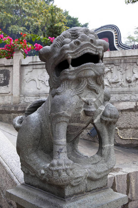 竖图,彩色,室内,特写,白天,旅游,度假,名胜古迹,标志建筑,地标,建筑,澳门,中国,遗迹,民俗,雕像,图片,建筑群,古典,古迹,文物,娱乐,建设,古建筑,地标建筑,石狮,享受,休闲,旅游胜地,放松,文明,中国文化,古文明,妈祖庙,妈祖阁,旅行,庙,bj174