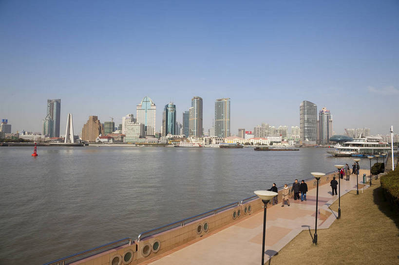 横图,彩色,室外,白天,旅游,度假,办公楼,名胜古迹,标志建筑,城市,地标,建筑,上海,中国,遗迹,图片,建筑群,钟楼,古迹,文物,娱乐,建设,现代,古建筑,黄浦江,浦东,现代建筑,地标建筑,享受,休闲,旅游胜地,摩天大厦,放松,摄影,都市风光,文明,中国文化,金融中心,古文明,滨江大道,繁荣,旅行,bj174