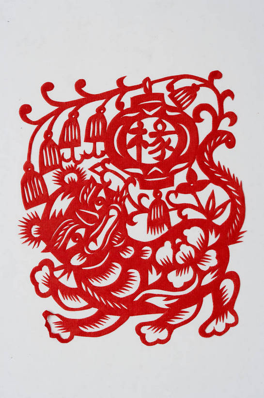 无人,竖图,彩色,特写,白色背景,技术,虎,中国,艺术,图片,文化,传统,红色,动物,剪纸,摄影,生肖,技巧,中国文化,手艺,虎年,技能,技艺,影棚拍摄,妙技,传统文化,bj174
