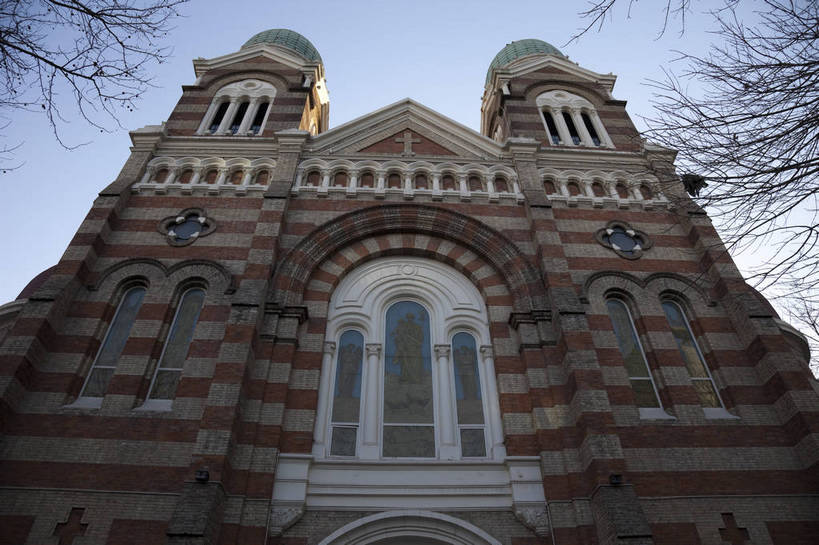 无人,横图,室外,特写,白天,旅游,度假,名胜古迹,标志建筑,地标,建筑,青海湖,中国,亚洲,遗迹,云,古迹,文物,娱乐,建设,古建筑,蓝天,享受,休闲,旅游胜地,放松,中国文化,古文明,东亚,青海,青海省,中华人民共和国,西北地区,青,咸水湖,旅行,传统文化,二郎剑风景区,bj174