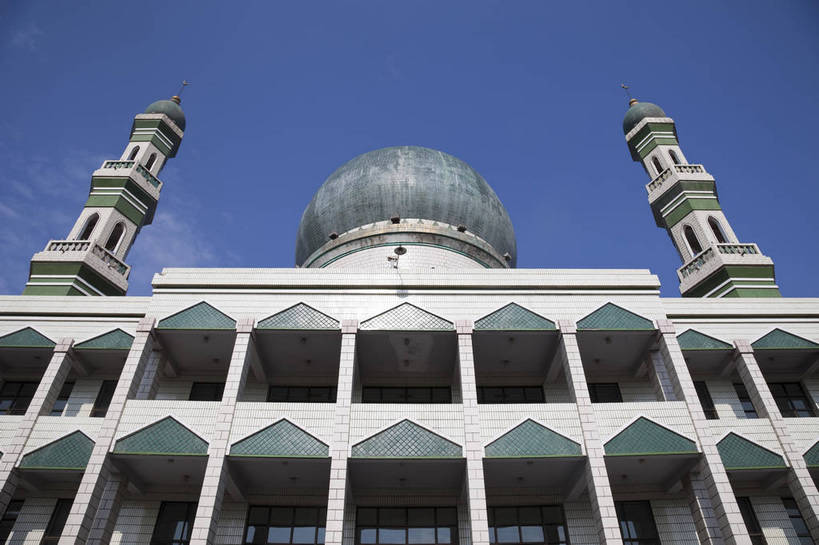 无人,寺庙,横图,室外,白天,旅游,度假,名胜古迹,标志建筑,地标,建筑,遗迹,古迹,文物,娱乐,建设,古建筑,历史建筑,享受,休闲,旅游胜地,放松,宗教,中国文化,古文明,青海,西宁,东关清真大寺,旅行,传统文化,bj174