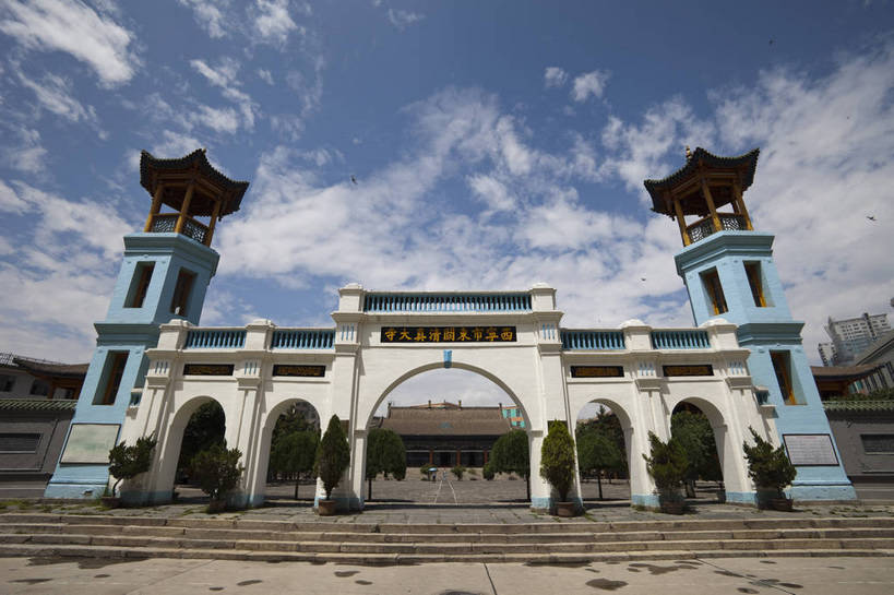 无人,寺庙,横图,室外,白天,旅游,度假,名胜古迹,标志建筑,地标,建筑,遗迹,古迹,文物,娱乐,建设,古建筑,历史建筑,享受,休闲,旅游胜地,放松,宗教,中国文化,古文明,青海,西宁,东关清真大寺,旅行,传统文化,bj174