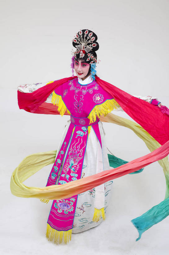 一个人,演员,竖图,彩色,白色背景,正面,化妆,北京,中国,亚洲,仅一个人,表演,艺术,造型,鲜艳,头饰,图片,注视,文化,脸谱,观察,看,站着,表情,竖,姿势,摄影,服饰,观看,动作,察看,关注,中国文化,戏剧,民族服饰,演出服,京剧,东亚,国粹,女人,中国人,年轻人,全身,影棚拍摄,化装,中国戏曲,传统文化,天女,舞台妆,bj174